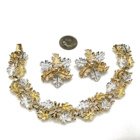 Vintage Sarah Coventry "Garland" Earrings & Bracelet, 1968 - Picture 9 of 10